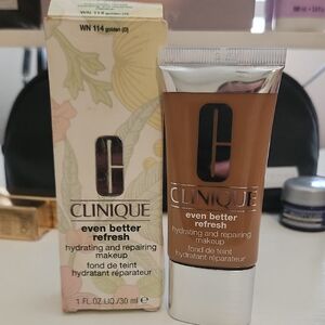 Clinique Even Better Refresh Foundation - Golden